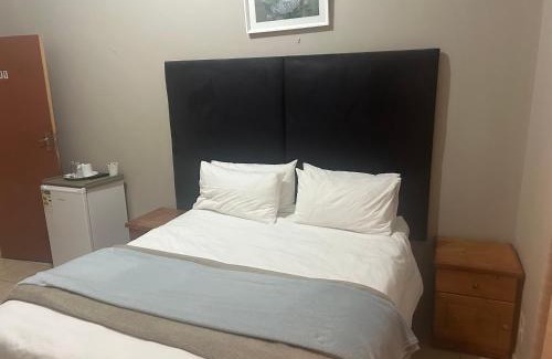 Mokopane Hotel | C'est Si Bon Accommodation at 53 Van Heerden Mokopane