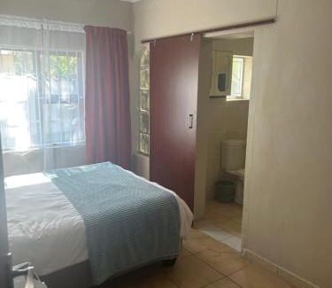 Mokopane Hotel | C'est Si Bon Accommodation at 73 Geyser, Mokopane