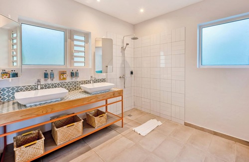 Coromandel Hotel | C Rodrigues Mourouk