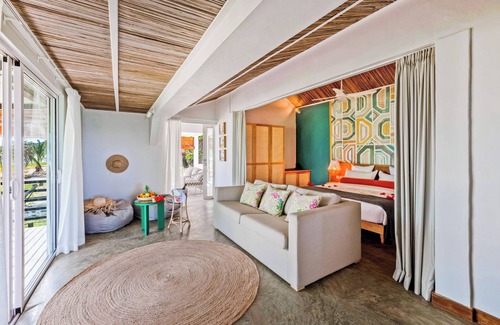 Coromandel Hotel | C Rodrigues Mourouk