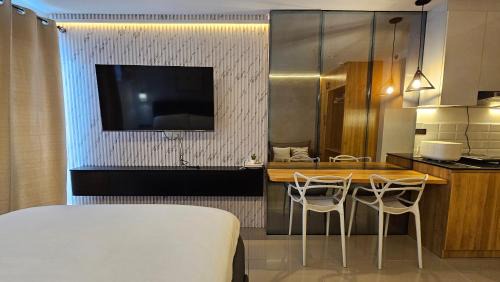 Iloilo City Proper Apartment | C'Scape Suite at Bernwood Towers