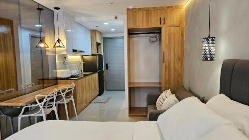 Iloilo City Proper Apartment | C'Scape Suite at Bernwood Towers