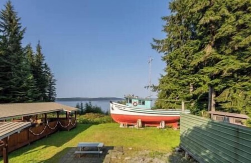 Alert Bay Cabin | (C) Sterling Standard Cabin (Pet Friendly)