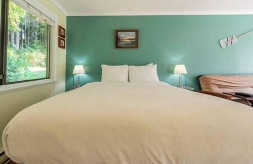Alert Bay Cabin | (C) Sterling Standard Cabin (Pet Friendly)