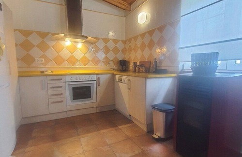 Los Corrales de Buelna Ski Chalet | C02A01 Acogedora casa vacacional