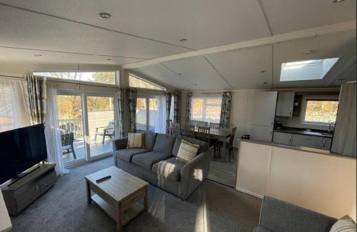 Bethesda House | C05 - The Ogwen Lodge with Hot Tub