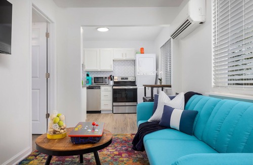Five Points South Condo | C1 Vulcan's Hideout-King Bed/Workspace/FreeParking