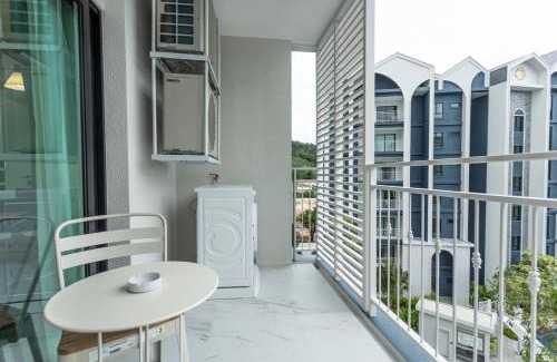 Sa Khu Apartment | C111 Modern 2BR Escape, Steps to Beach & Cafes