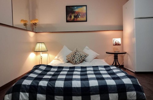 Cloverdale House | C4 Cheap Cozy Open Room in Lovely home in Surrey for 1-3 people