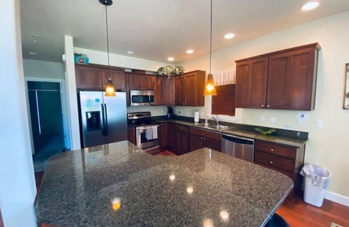 Quincy House | C48 ATCH Garage Sunserra near Canyon pool and Gorge Amp Shuttle stop