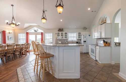 Pine Island House | C6438 Angel of the Isle. 9 BR Pine Island Dream, Pool, Hot Tub, Pets OK