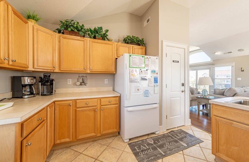 Whalehead Beach House | C7000 Carolina Sunrise. Oceanside, Pool, Hot Tub, 6 BR/5.5 BATH, Volleyball!