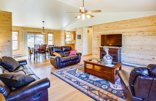 Canon City House | Cañon City Vacation Rental w/ Stunning Views!