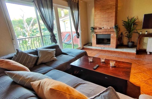 San Martin de Valdeiglesias Apartment | Casa Rural La Goleta. Pantano de San Juan