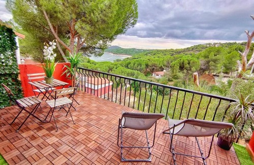 San Martin de Valdeiglesias Apartment | Casa Rural La Goleta. Pantano de San Juan