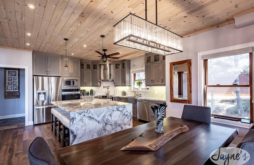 Dysart et al Cottage | Sandy Beach! Gorgeous new Build! 5 bed 5 bath cottage on Drag Lake!