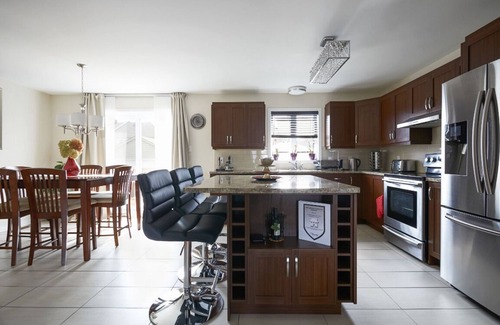 L'Ile-Bizard House | Cozy house in Montreal West | Fully equipped | Large groups | Close to airport
