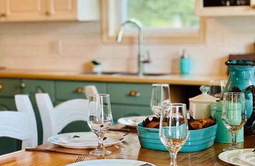 Saint-Claude House | Rowing, Waterfront, Spa
