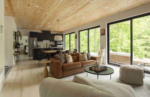 La Conception Cabin | Forest Refuge | Fire HotTub Tremblant 15 min