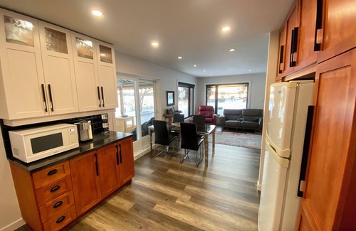 Lac-Saint-Jean-Est Regional County Municipality Ski Chalet | Le Chalet du Havre, 5 bedrooms, waterfront, covered terrace, pedal boat included!