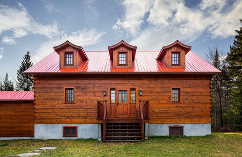 Chertsey House | North Breeze Cottage
