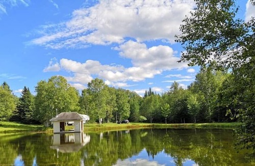 Notre-Dame-Auxiliatrice-de-Buckland Cabin | Domaine Beausite à louer pour groupes familiaux, corporatifs ou événementiels!