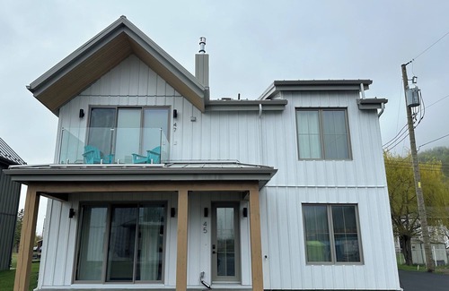 Petite-Riviere-Saint-Francois Apartment | Charlevoix Condo
