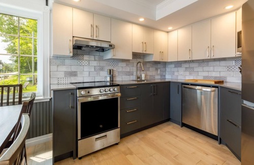 Petite-Riviere-Saint-Francois Condo | Condo 1114 Cozy waterfront condo