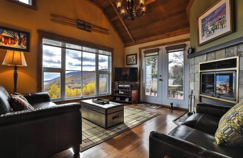 Petite-Riviere-Saint-Francois Condo | La Magie St-Laurent 143: Upper Floor Amazing Views
