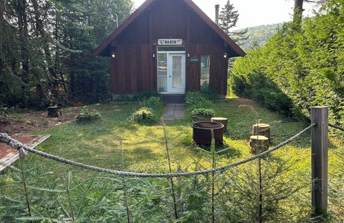 Sainte-Lucie-des-Laurentides Ski Chalet | Cozy 2-Bedroom Chalet with exclusive Lake access- Your Peaceful Getaway
