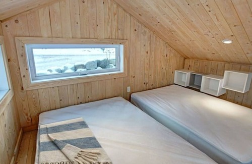 Sainte-Marguerite-du-Lac-Masson Cabin | Vrbo Property
