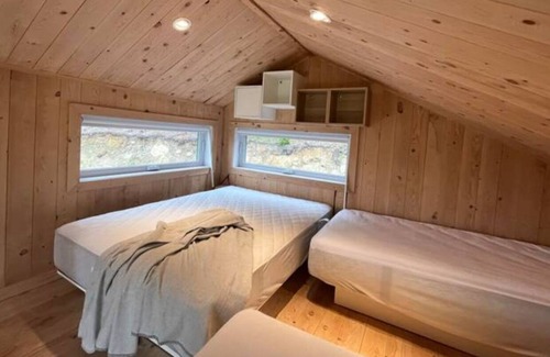 Sainte-Marguerite-du-Lac-Masson Cabin | Vrbo Property