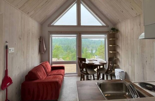 Sainte-Marguerite-du-Lac-Masson Cabin | Vrbo Property