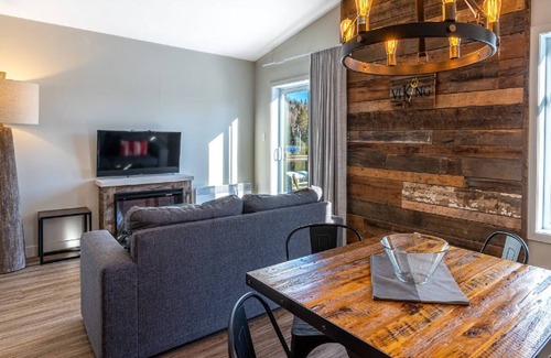 Sainte-Marguerite-du-Lac-Masson Apartment | The Viking Resort & Marina is a resort located in the Laurentians region.