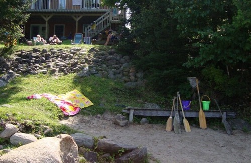 Farleys Corners House | Executive Lakefront Home - NEW - 6P HOT TUB coming Sept 2025