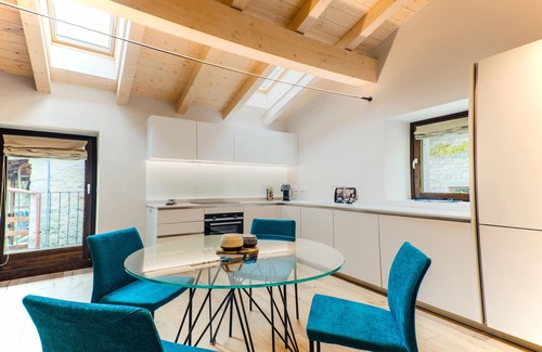 Montorfano Apartment | Ca' Vincenza boutique apartment in Montorfano