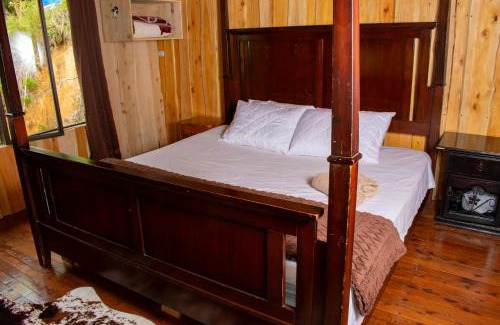 Agua Caliente Ski Chalet | Cabaña Ave Del Paraiso