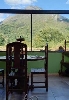 Hoyo de Epuyen Ski Chalet | Cabaña cerca del rio