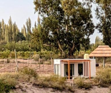 Cuadro Nacional House | Cabaña Container en Viñedos