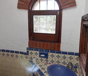 Tzintzuntzan House | Cabaña de los Sentidos