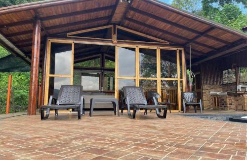 Sasaima Ski Chalet | cabaña ecologica