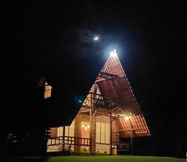 Venecia Ski Chalet | Cabaña El Viejo del Monte