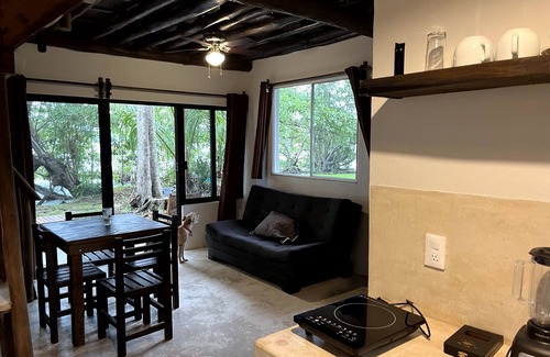 Huay-Pix Cottage | Cabaña entre árboles y lago, cerca de casinos y Zona Libre de Belice 3