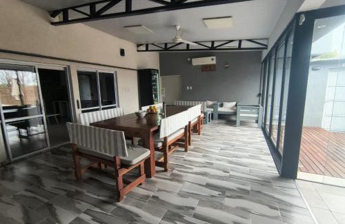 Formosa House | Cabaña La Luisa DOS pileta quincho salon