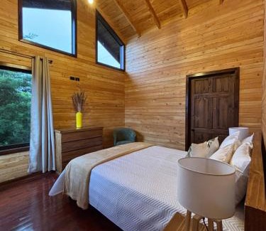 Canton Tarrazu Ski Chalet | Cabaña Mirador Viggo