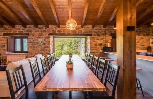 San Pedro del Romeral Ski Chalet | Cabaña Pasiega El Ojal
