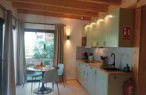 Becerril de la Sierra Cabin | Cabaña Verde en Casa Rural Jardín Las Secuoyas