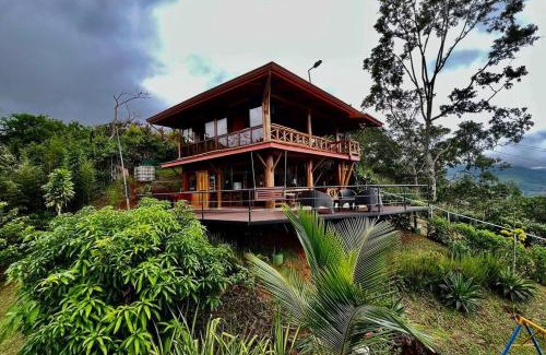 La Suiza House | Cabaña Vistas Paraíso