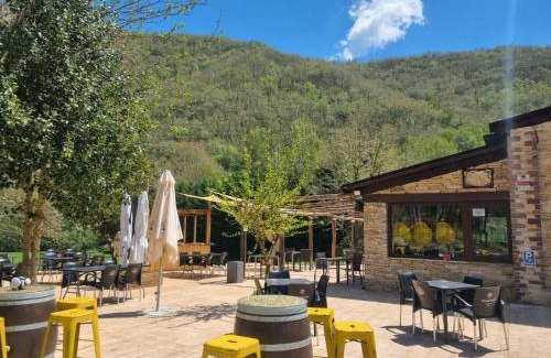 Trabadelo House | cabañas bungalow albergue camping valle do seo