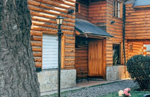 Lanin National Park Cabin | Cabañas de Troncos